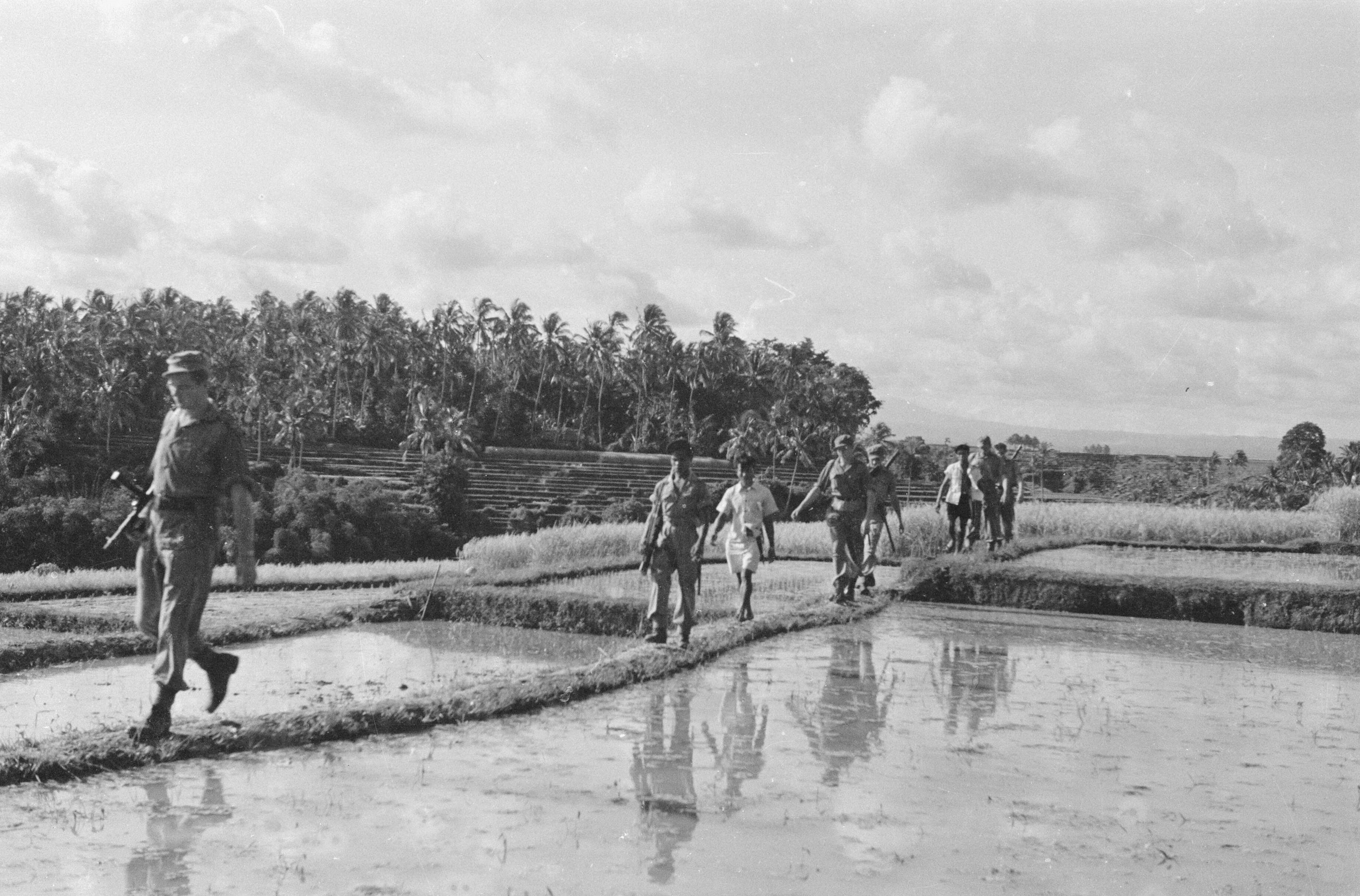 Nederlandse patrouille op Bali, 1948 (foto: P. de Bruijn/DLC)