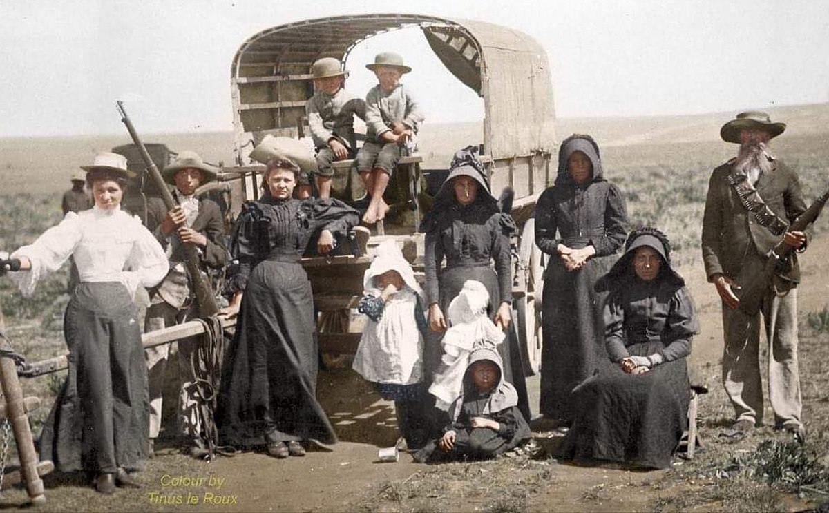 Boerenfamilie met een huifkar circa 1900 Tinus le Roux (Photos Redux - Colourising History)